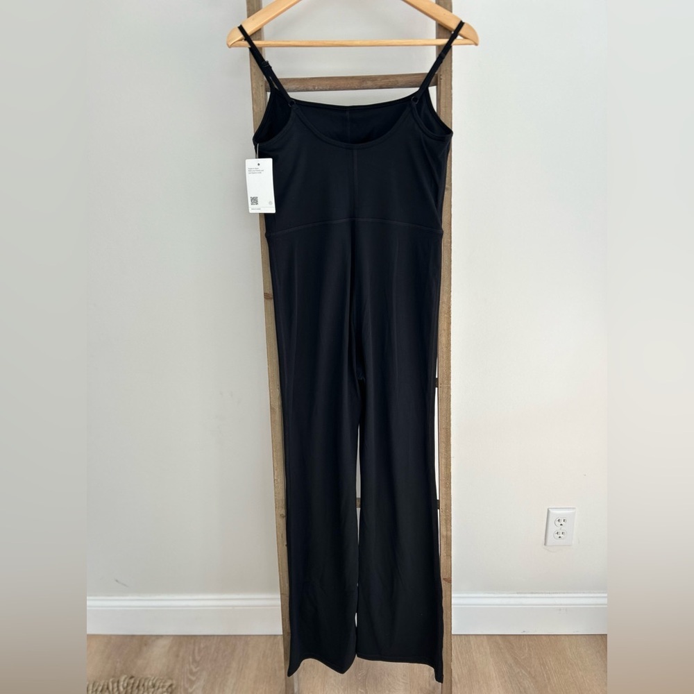 Quince Ultra-Form Kick Flare Black Jumpsuit Women's Size M NWT Yoga Activwear - Picture 4 of 9
